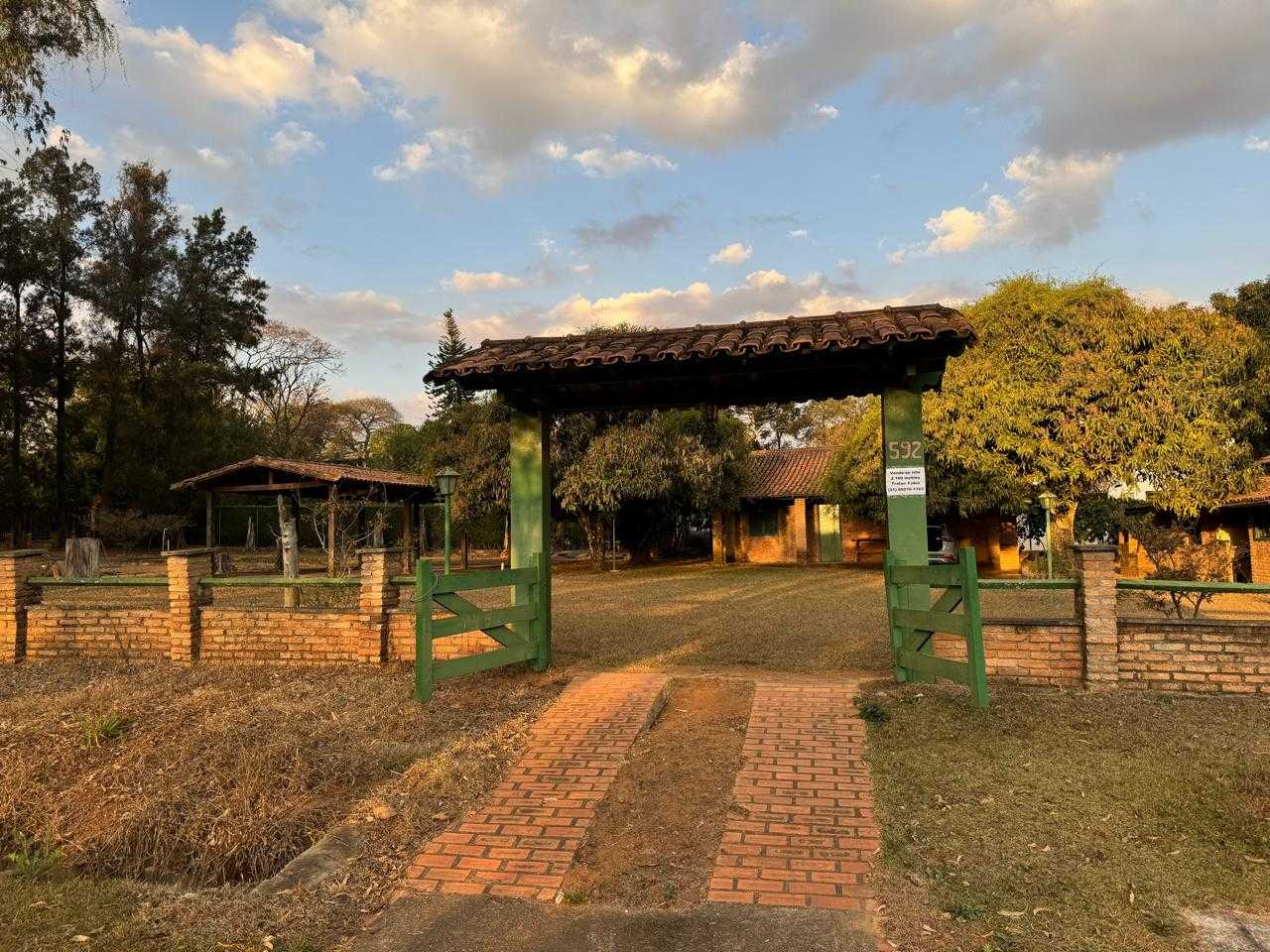 Casa de Condomínio à venda com 4 quartos, 200m² - Foto 3