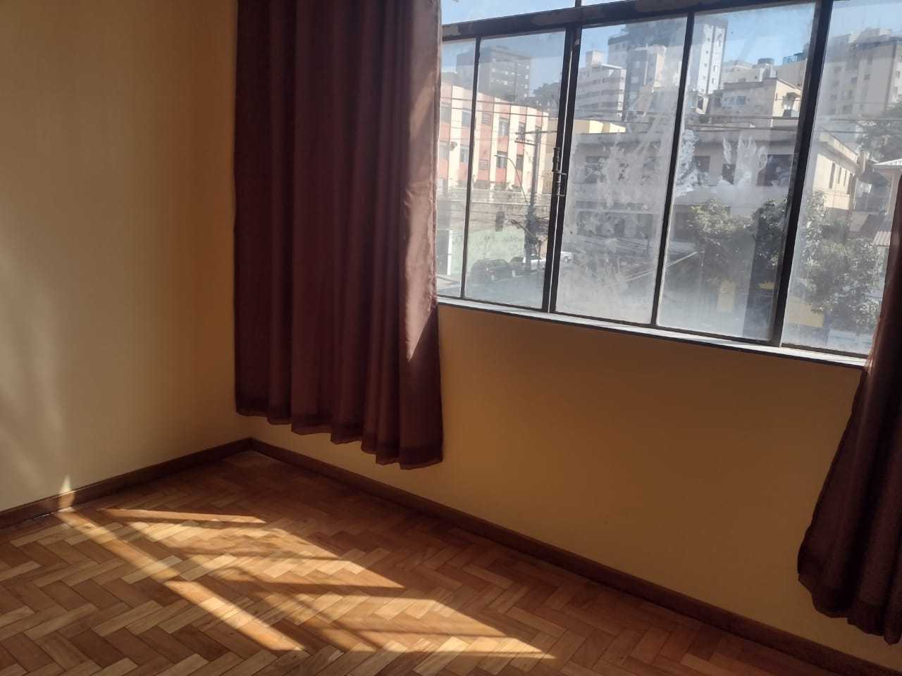 Apartamento para alugar com 3 quartos, 126m² - Foto 2