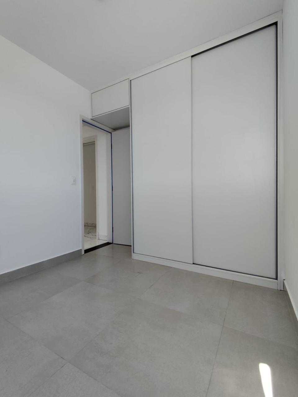 Apartamento à venda com 3 quartos, 75m² - Foto 3