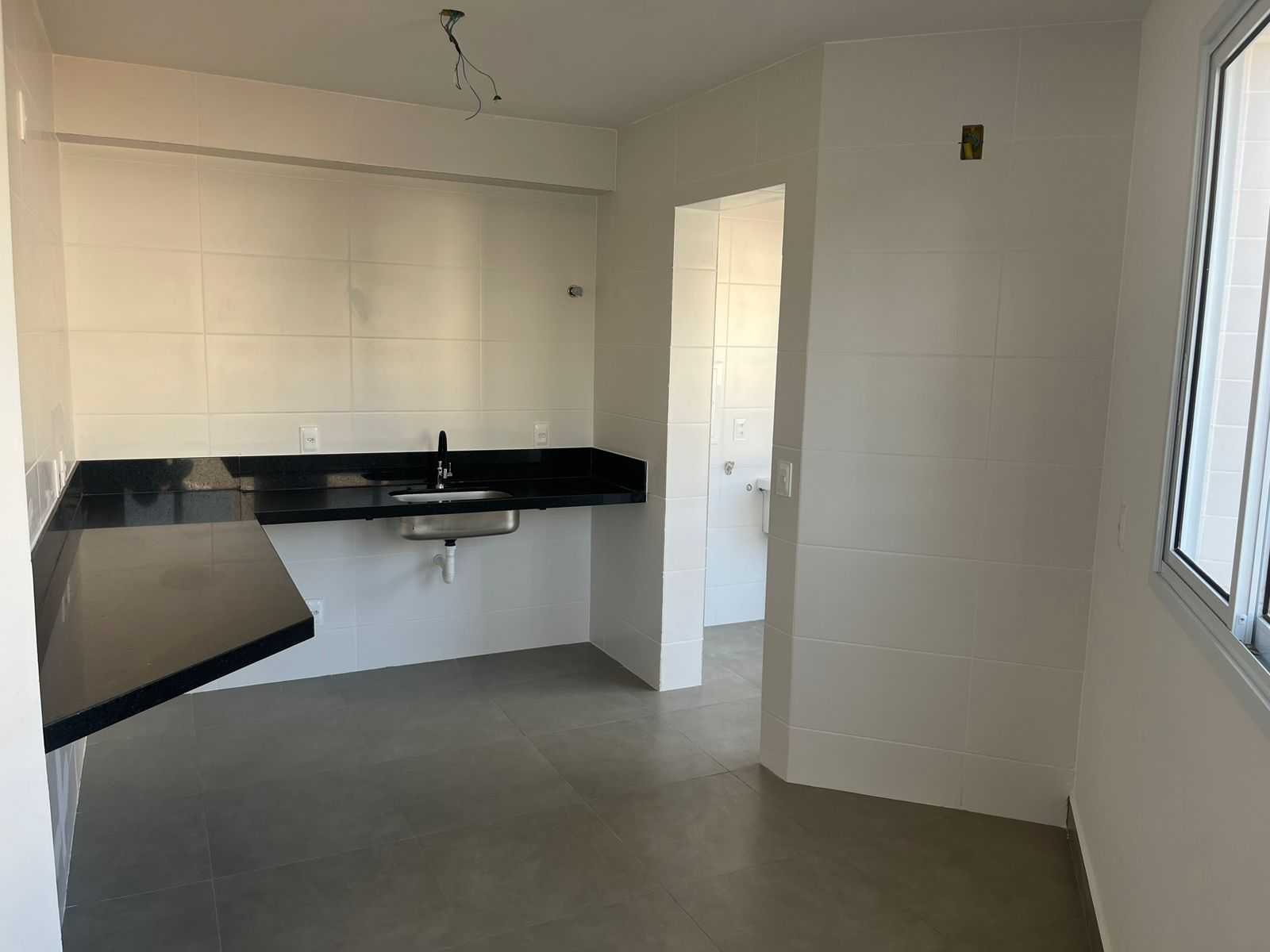 Apartamento à venda com 3 quartos, 97m² - Foto 4