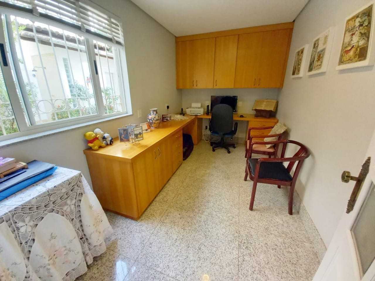 Casa à venda com 5 quartos, 324m² - Foto 13