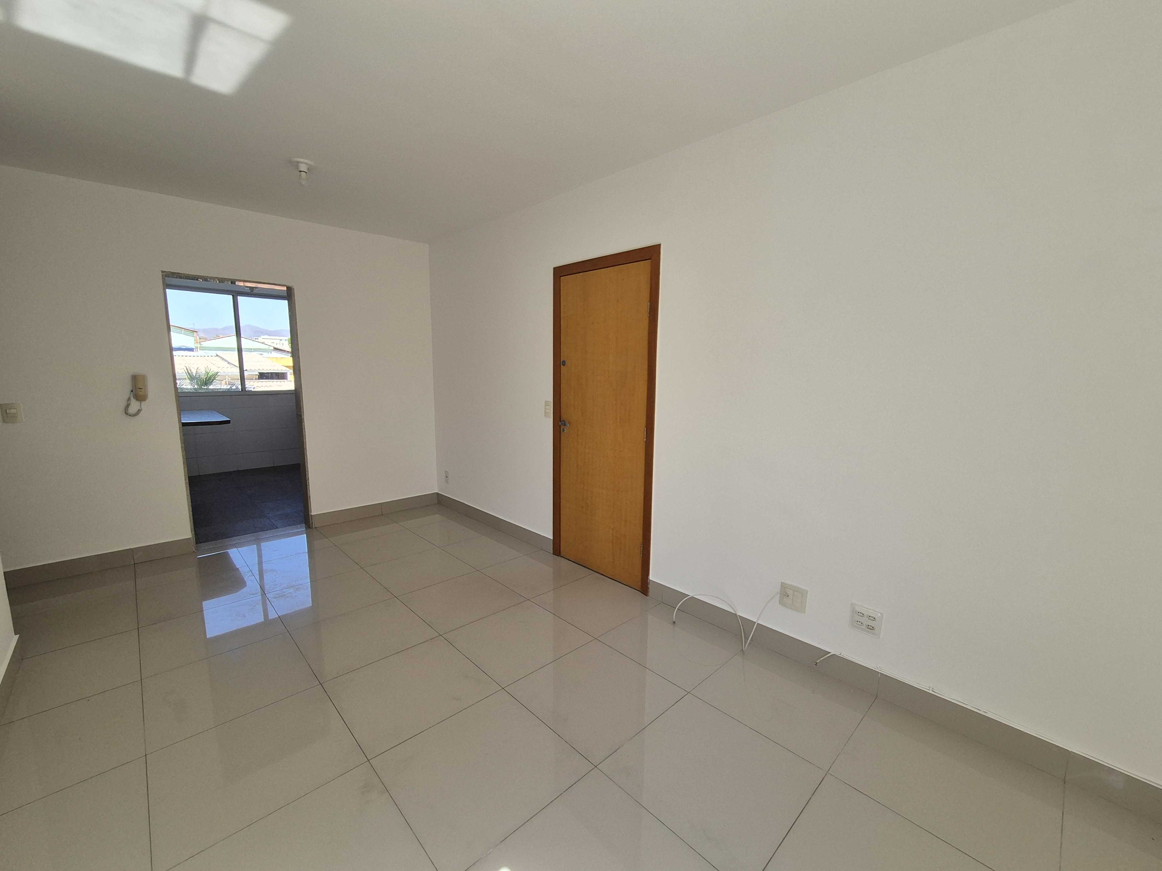 Apartamento à venda com 2 quartos, 60m² - Foto 2