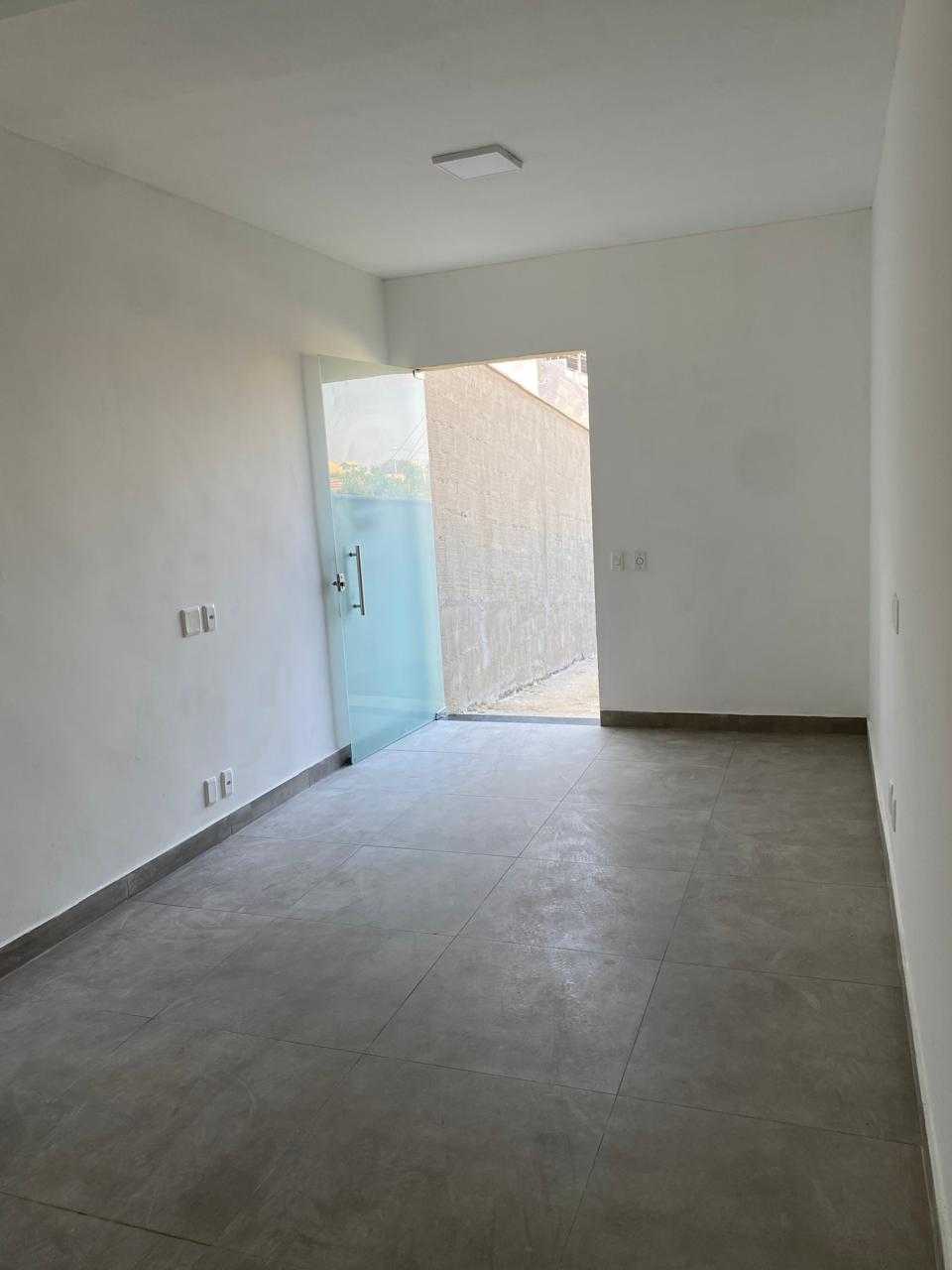 Casa à venda com 2 quartos, 110m² - Foto 1