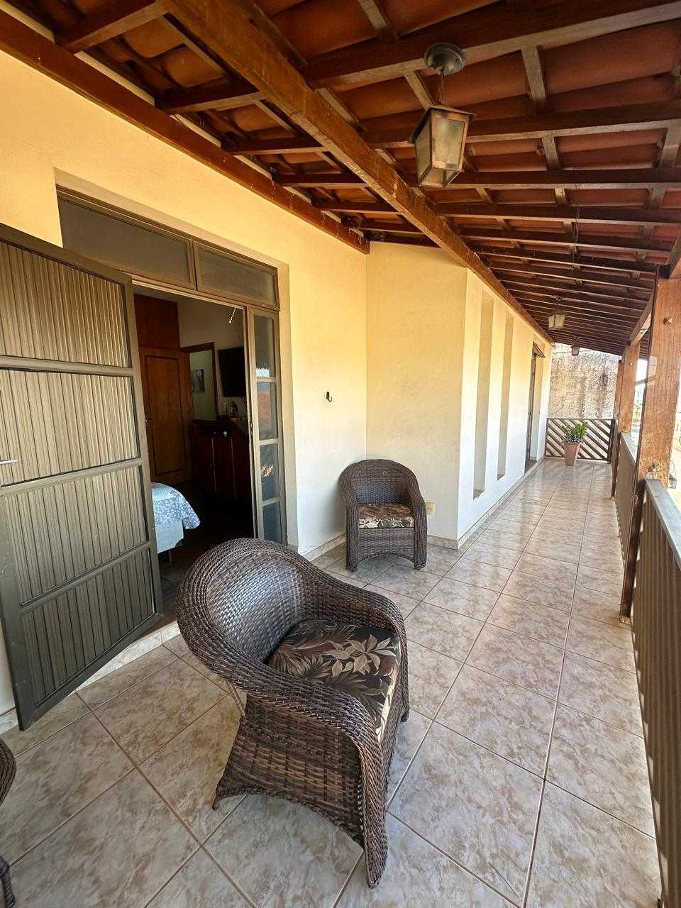 Casa à venda com 4 quartos, 230m² - Foto 17