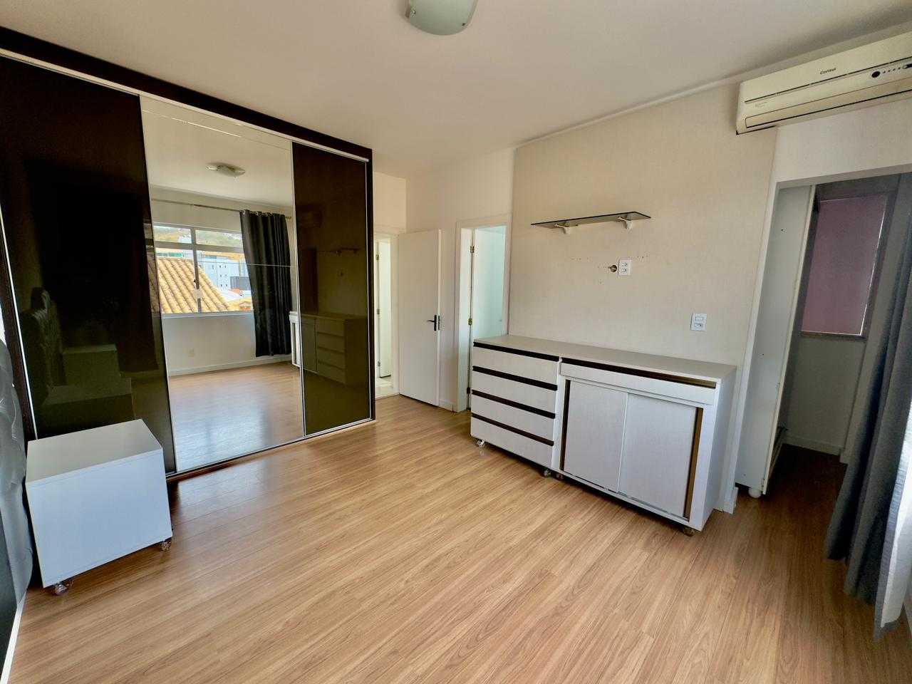 Apartamento à venda com 3 quartos, 150m² - Foto 3