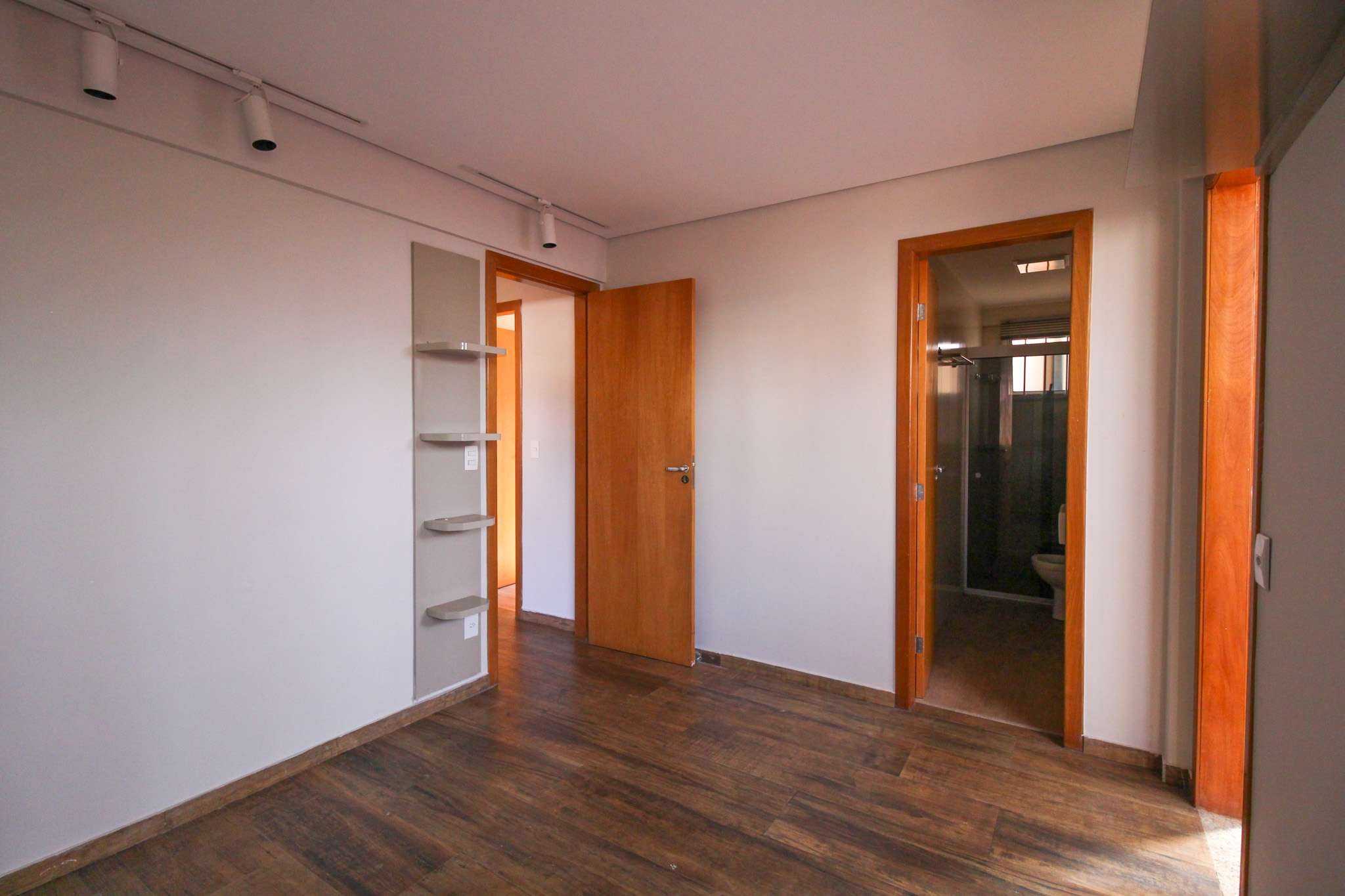 Apartamento à venda com 3 quartos, 90m² - Foto 2