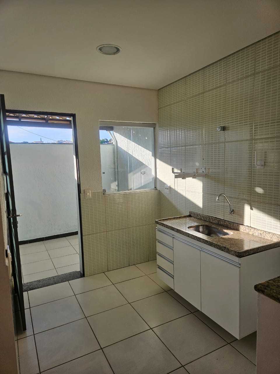 Casa à venda com 2 quartos, 60m² - Foto 10