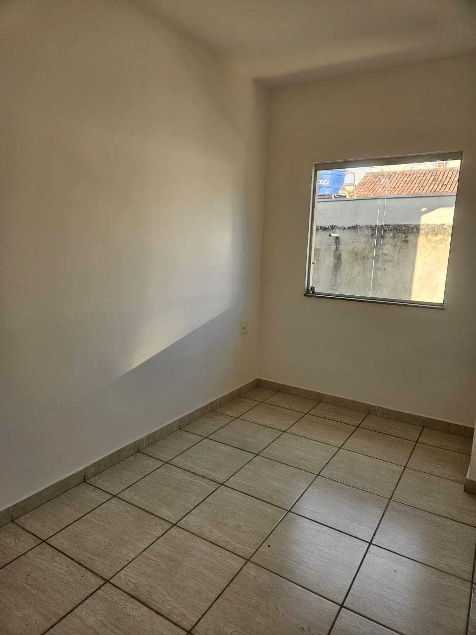 Casa à venda com 2 quartos, 60m² - Foto 4