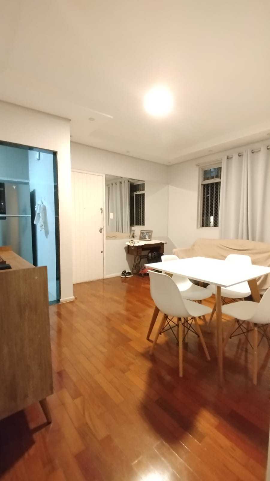 Apartamento à venda com 3 quartos, 72m² - Foto 1