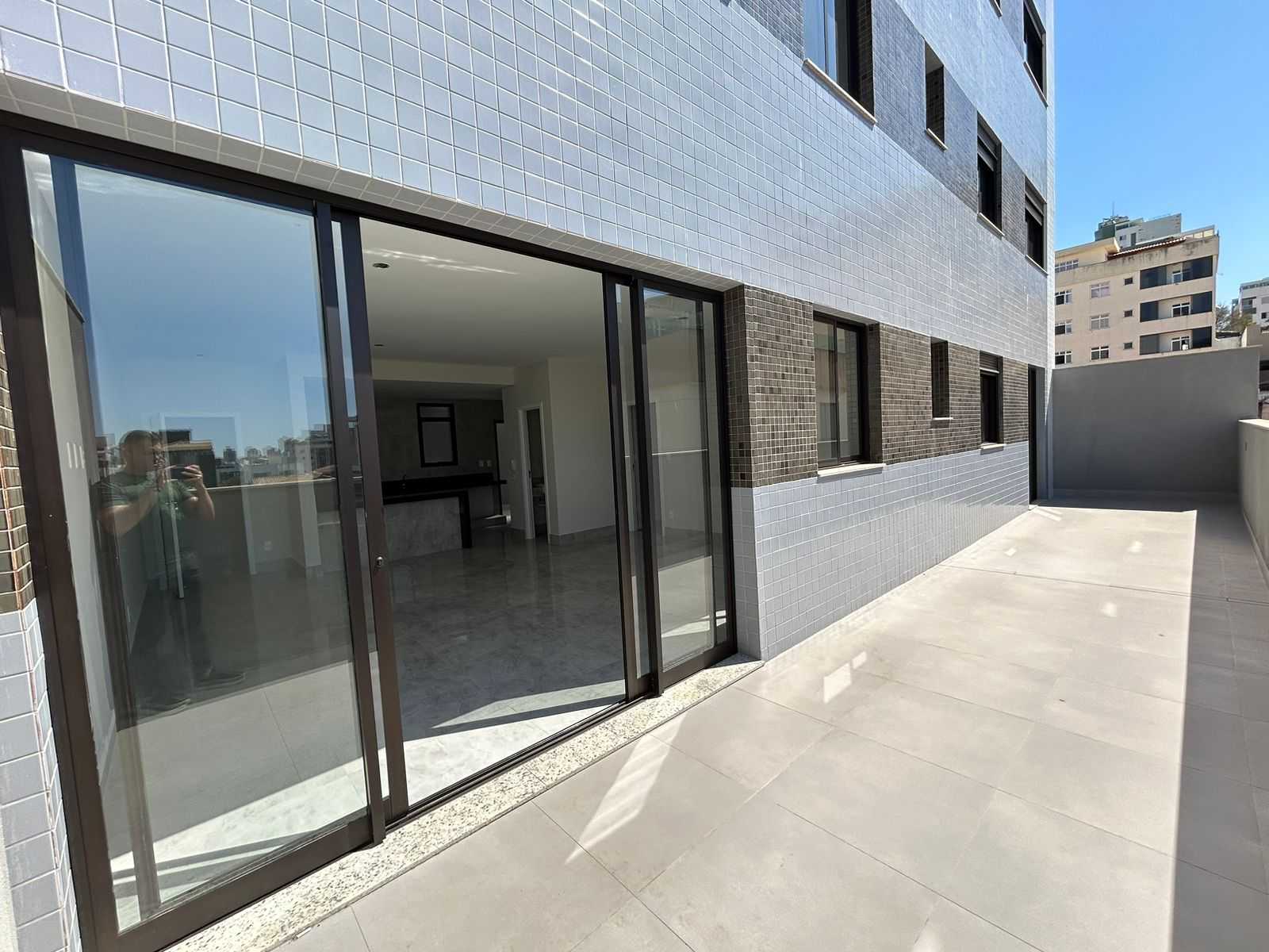 Apartamento à venda com 3 quartos, 166m² - Foto 1