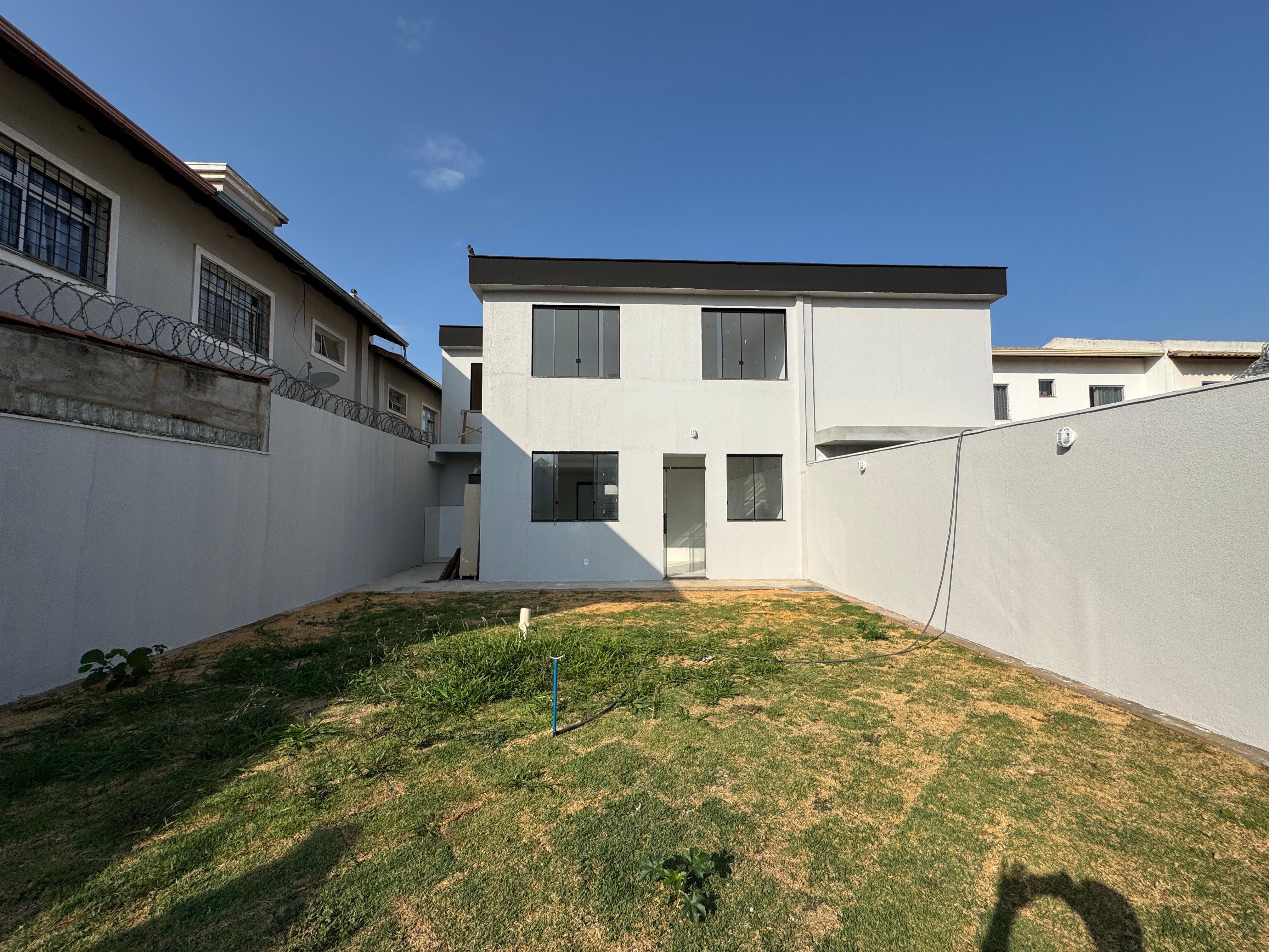 Casa à venda com 3 quartos, 220m² - Foto 12