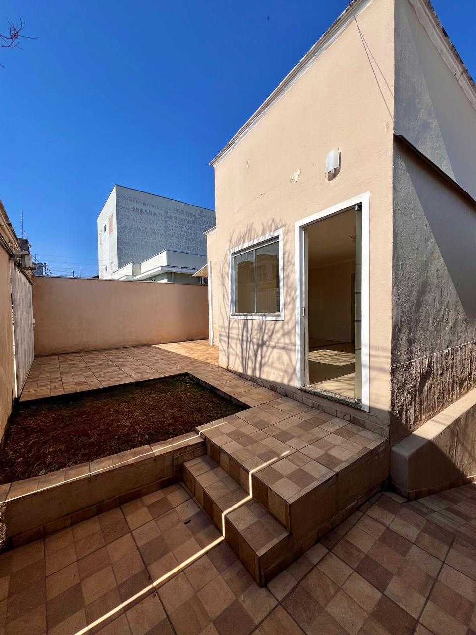 Casa à venda com 2 quartos, 150m² - Foto 3