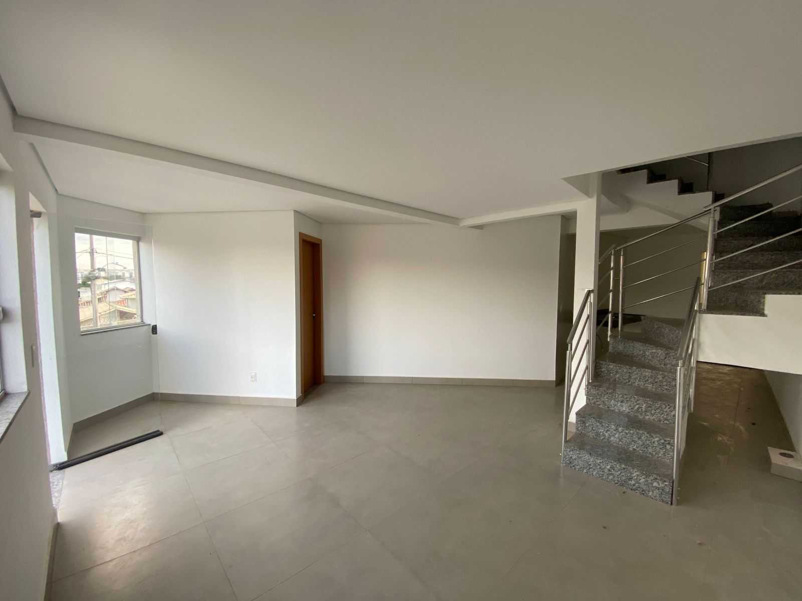 Casa à venda com 3 quartos, 100m² - Foto 4