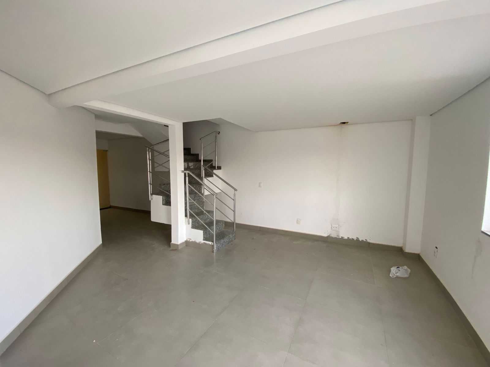 Casa à venda com 3 quartos, 100m² - Foto 3