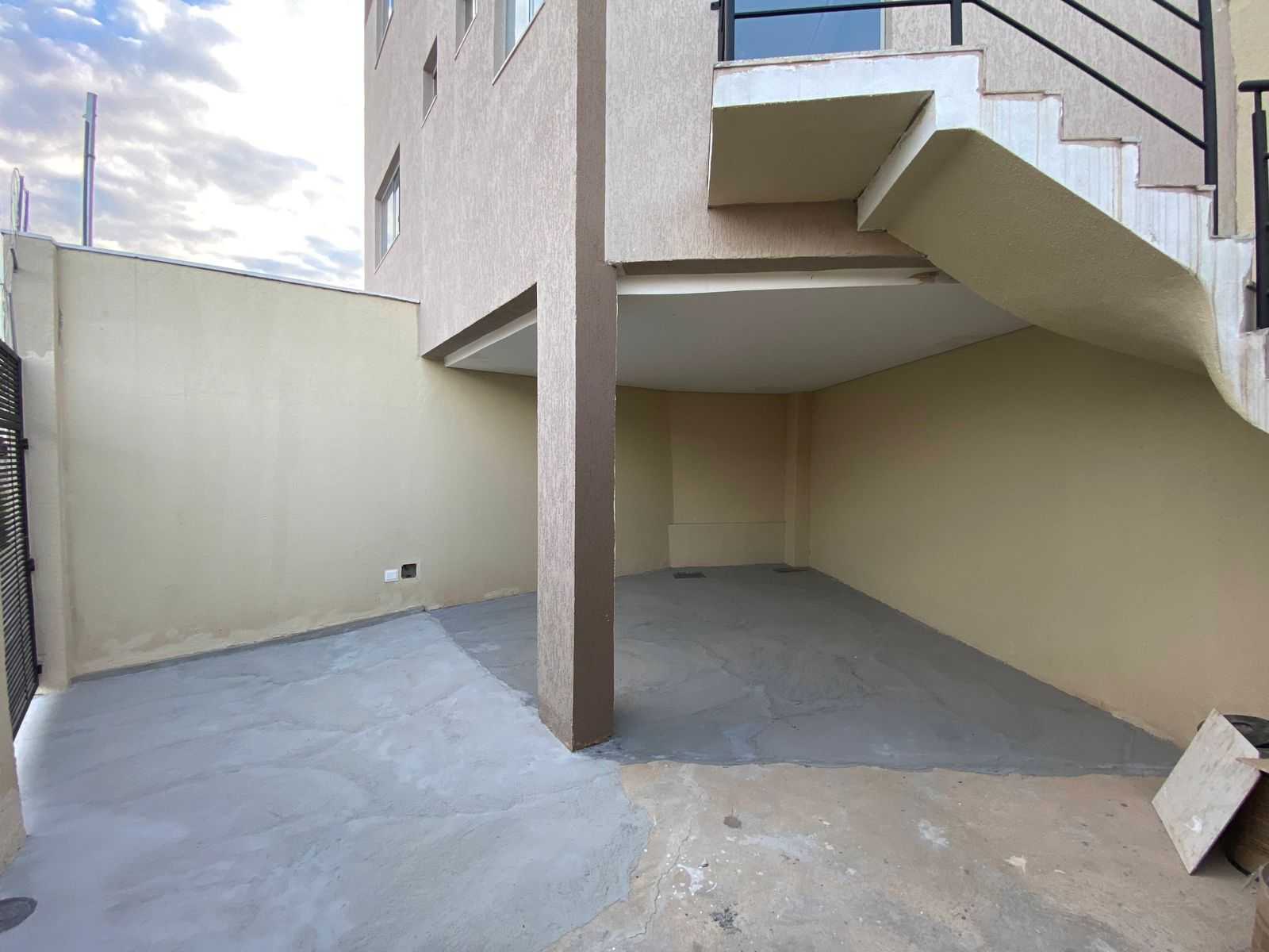 Casa à venda com 3 quartos, 100m² - Foto 2