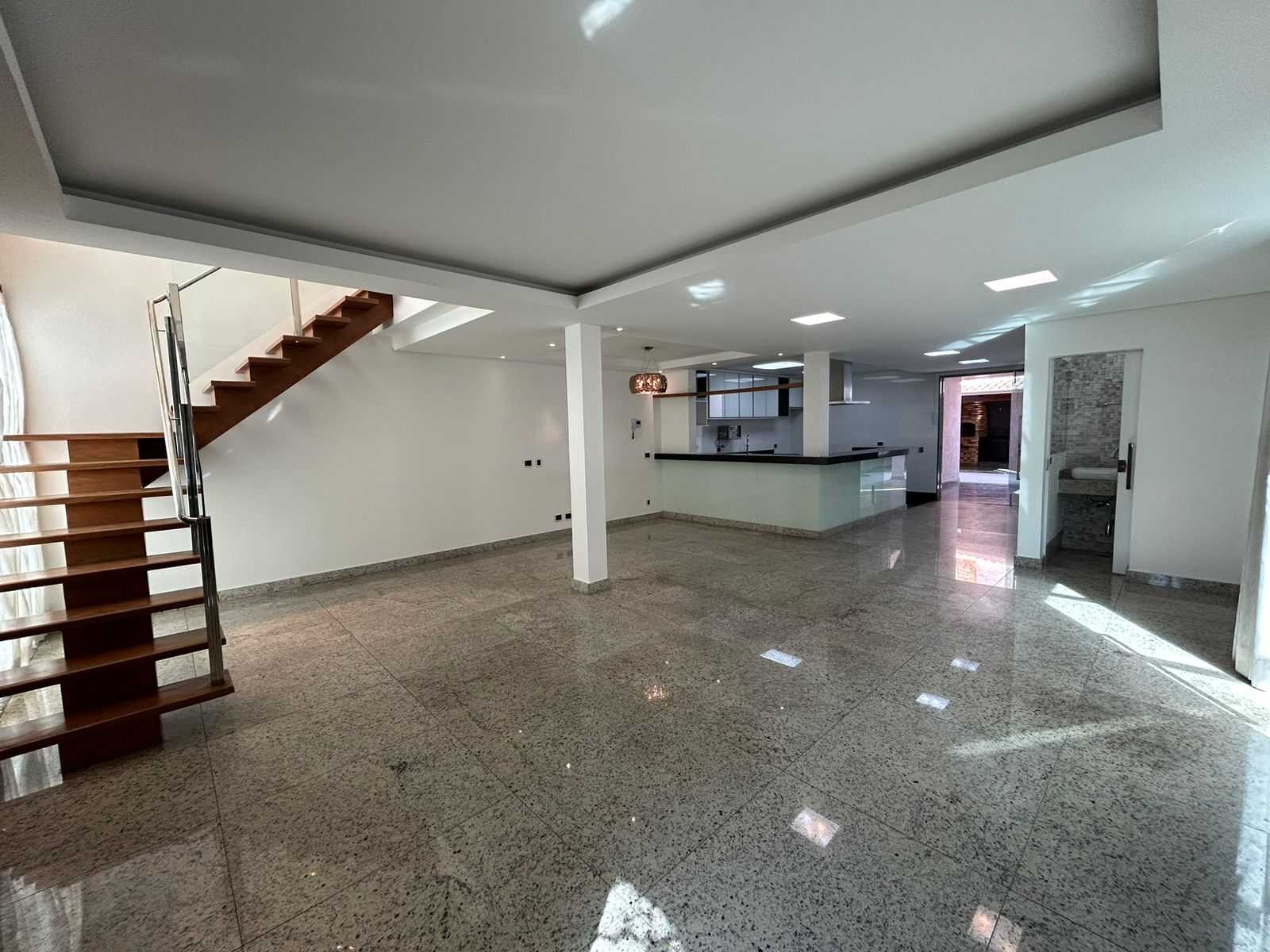 Casa à venda com 3 quartos, 260m² - Foto 5