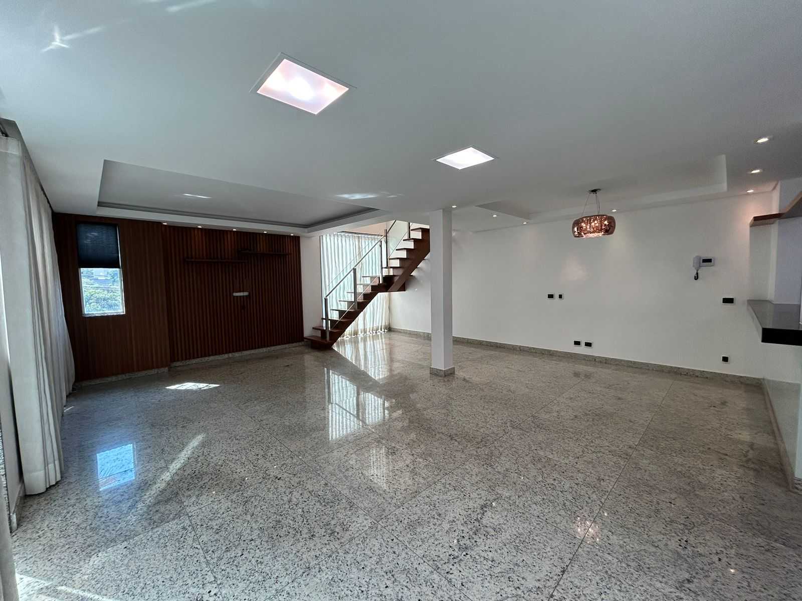 Casa à venda com 3 quartos, 260m² - Foto 3