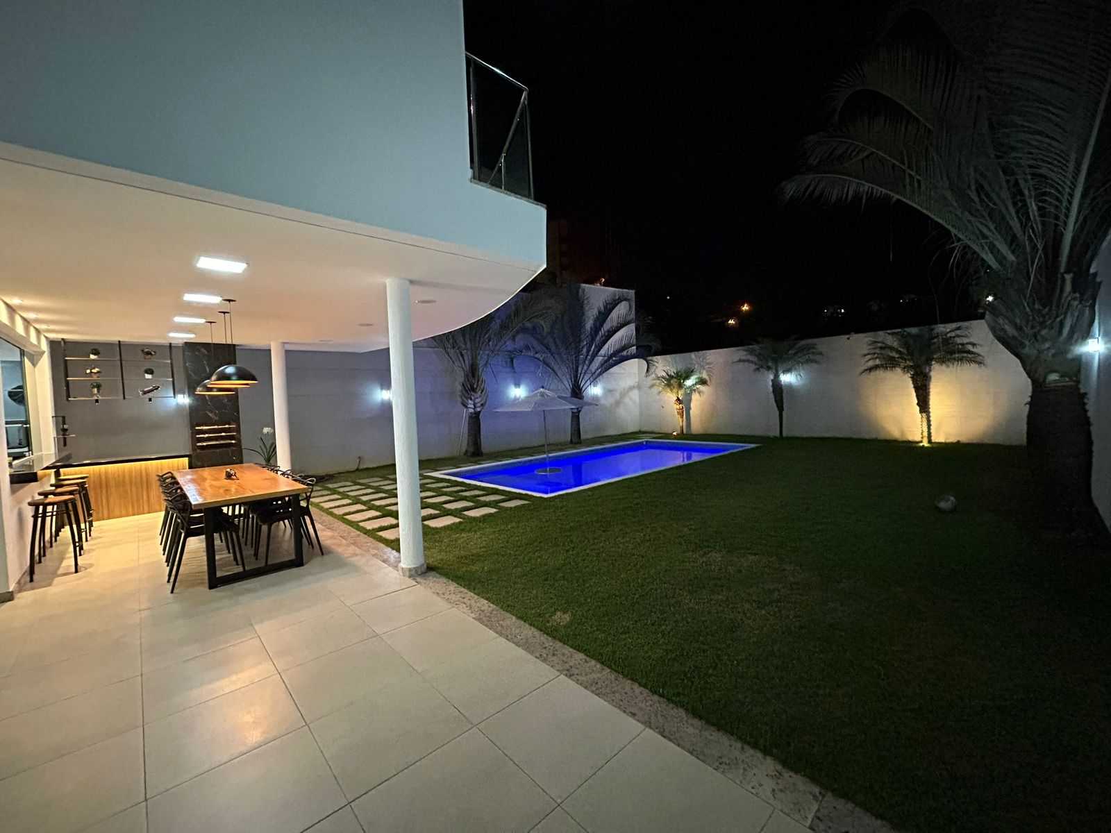 Casa à venda com 4 quartos, 288m² - Foto 3