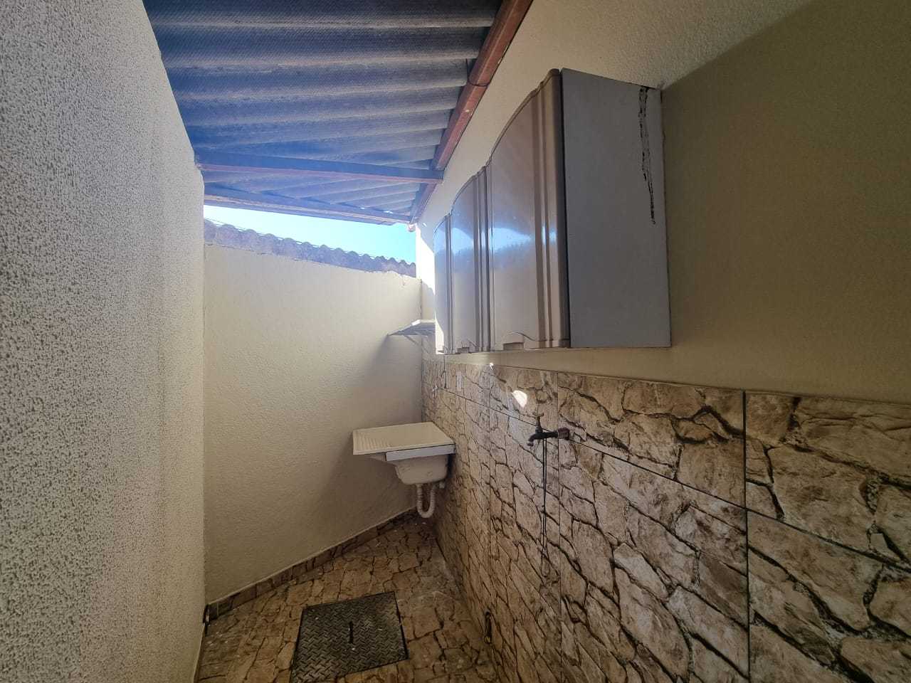 Casa para alugar com 3 quartos, 105m² - Foto 4