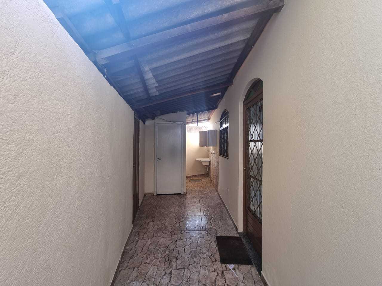 Casa para alugar com 3 quartos, 105m² - Foto 3