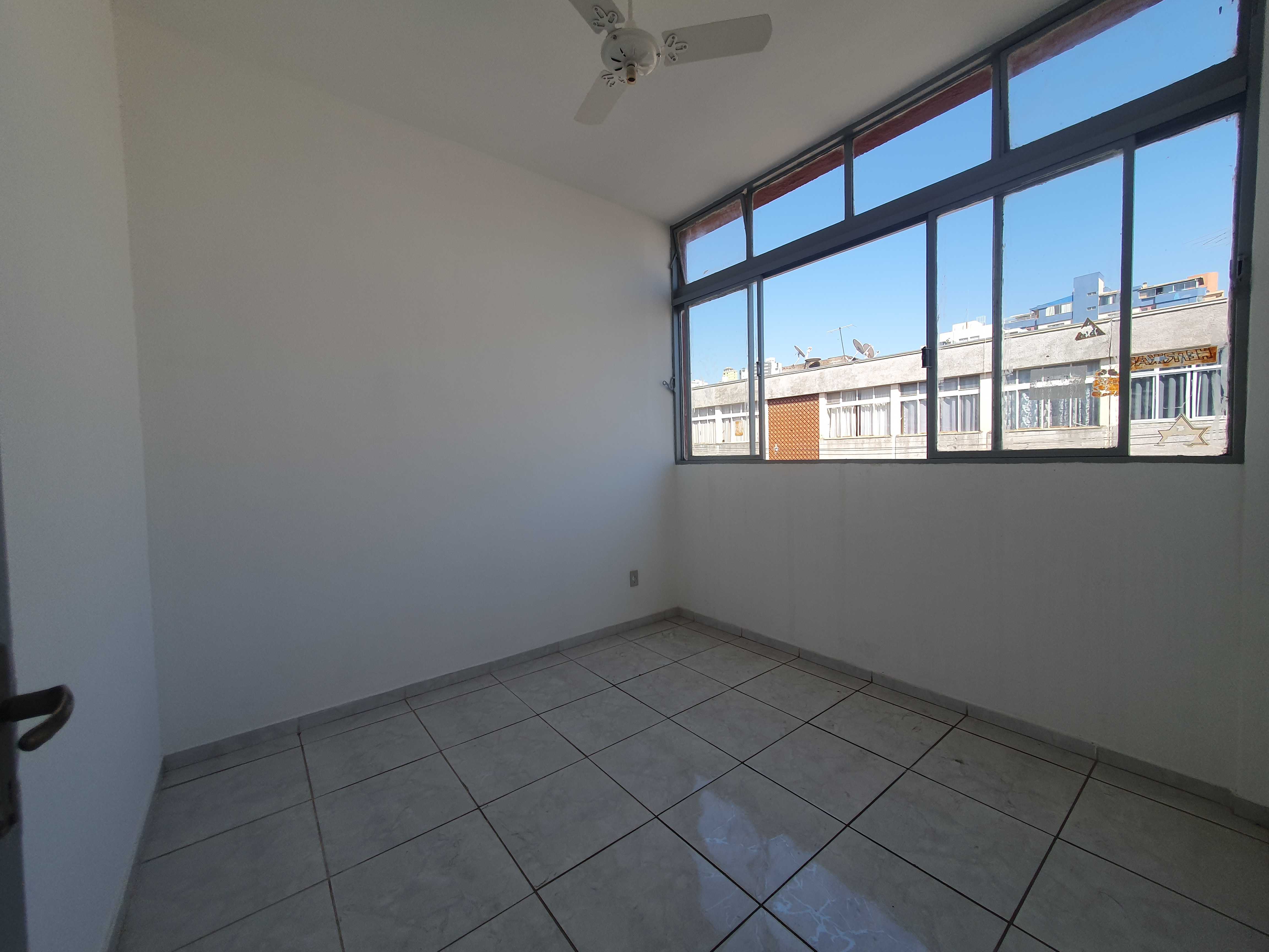 Apartamento à venda com 2 quartos, 61m² - Foto 5