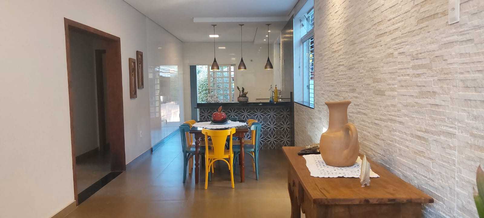 Casa à venda com 4 quartos, 184m² - Foto 3