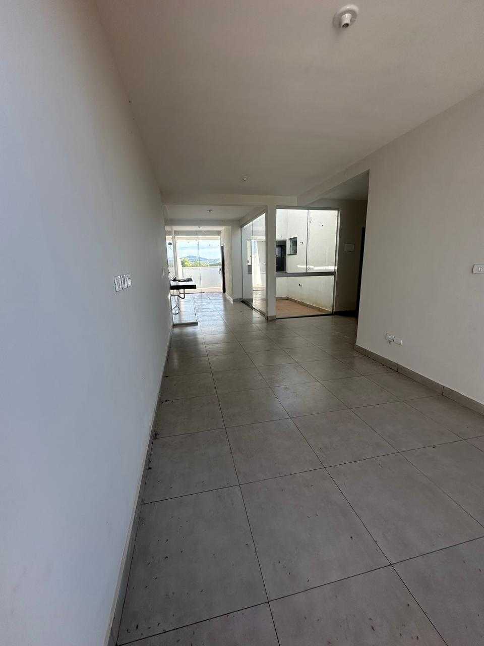 Casa à venda com 2 quartos, 68m² - Foto 4