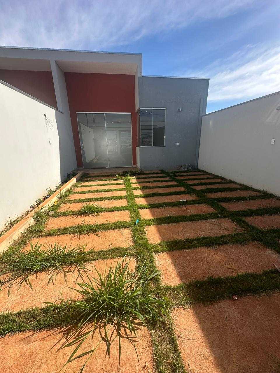 Casa à venda com 2 quartos, 68m² - Foto 2