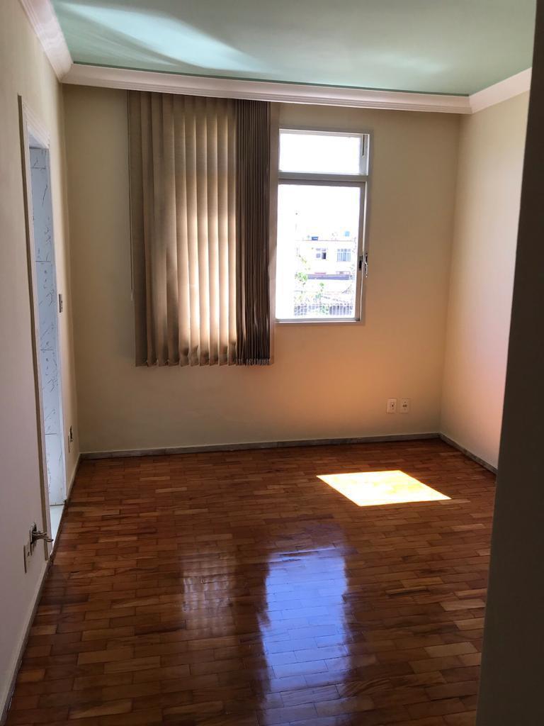 Apartamento à venda com 3 quartos, 104m² - Foto 2