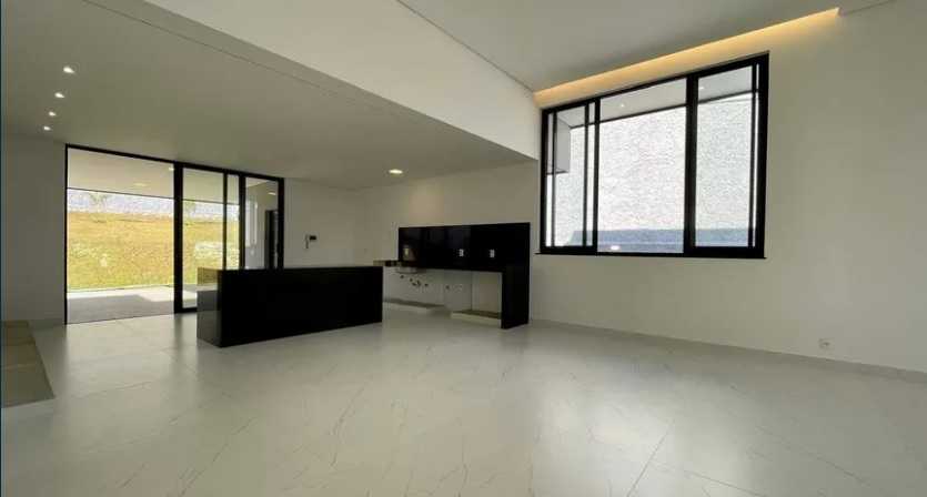 Casa à venda com 4 quartos, 300m² - Foto 2