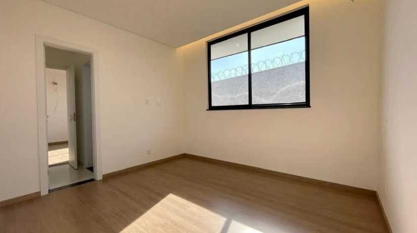 Casa à venda com 4 quartos, 300m² - Foto 3