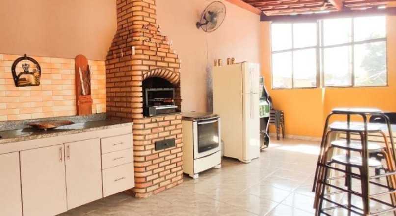 Casa à venda com 3 quartos, 208m² - Foto 2