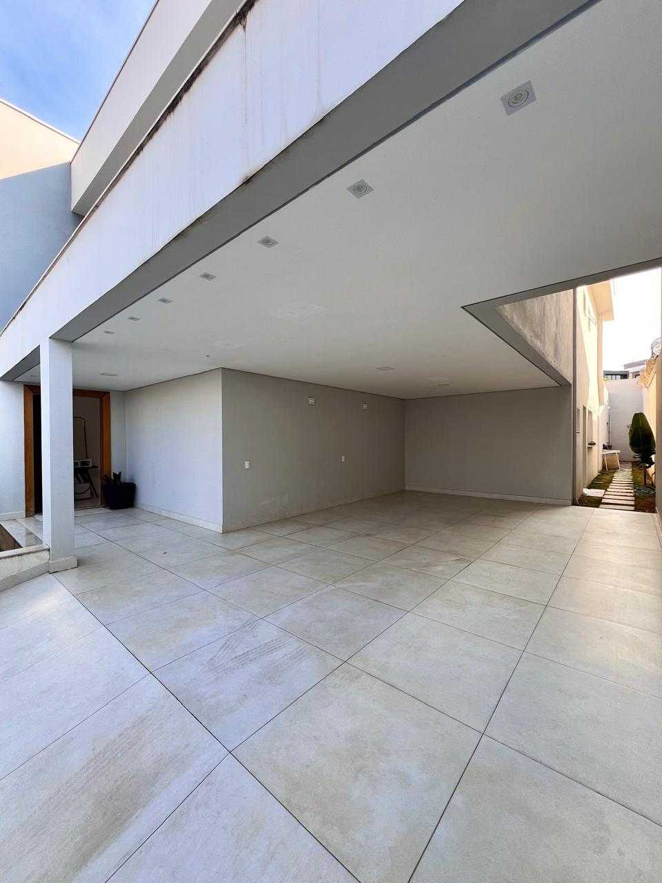 Casa para alugar com 4 quartos, 300m² - Foto 12