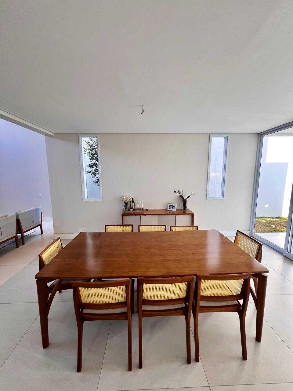 Casa para alugar com 4 quartos, 300m² - Foto 7