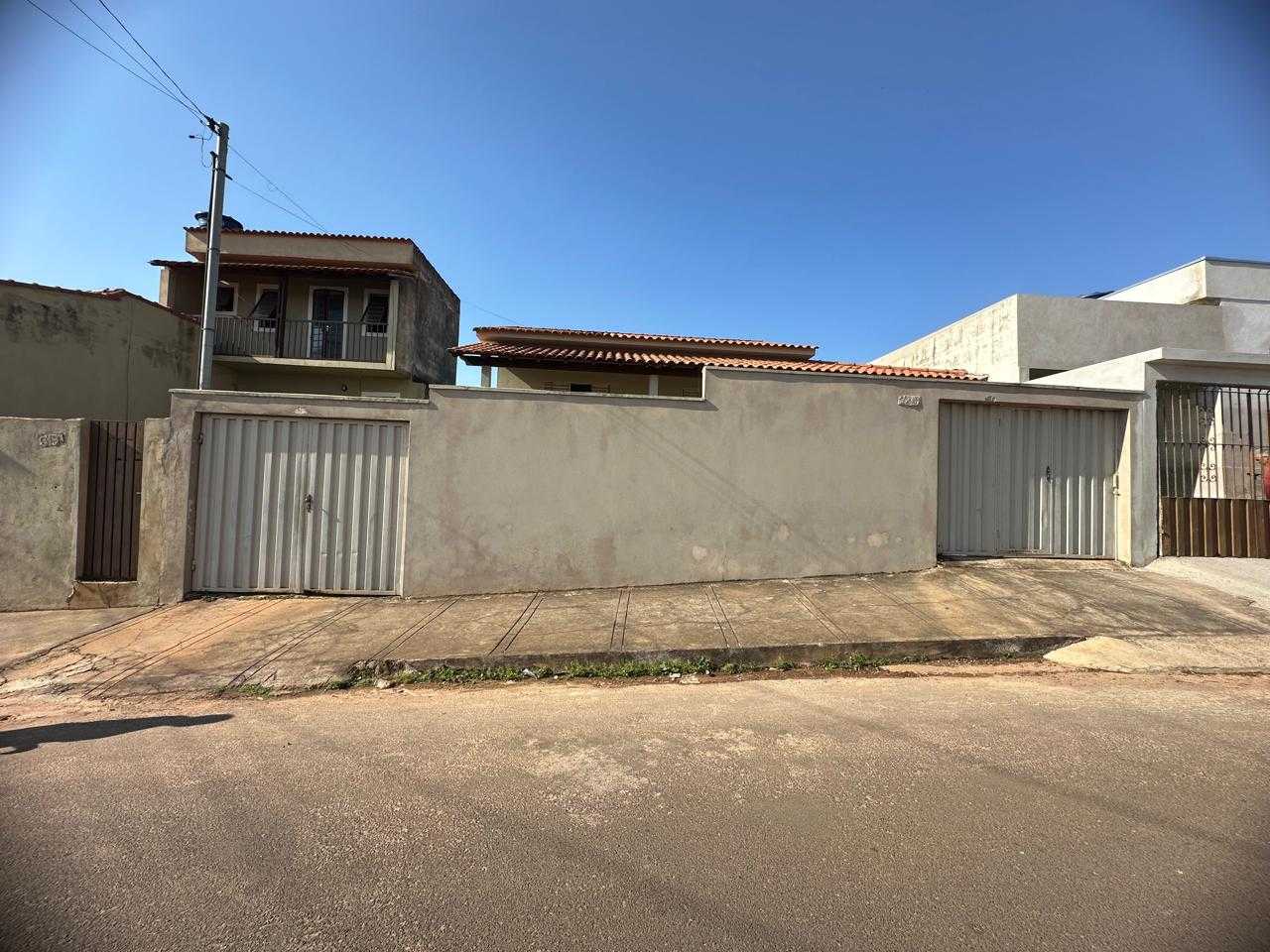 Casa à venda com 3 quartos, 140m² - Foto 1