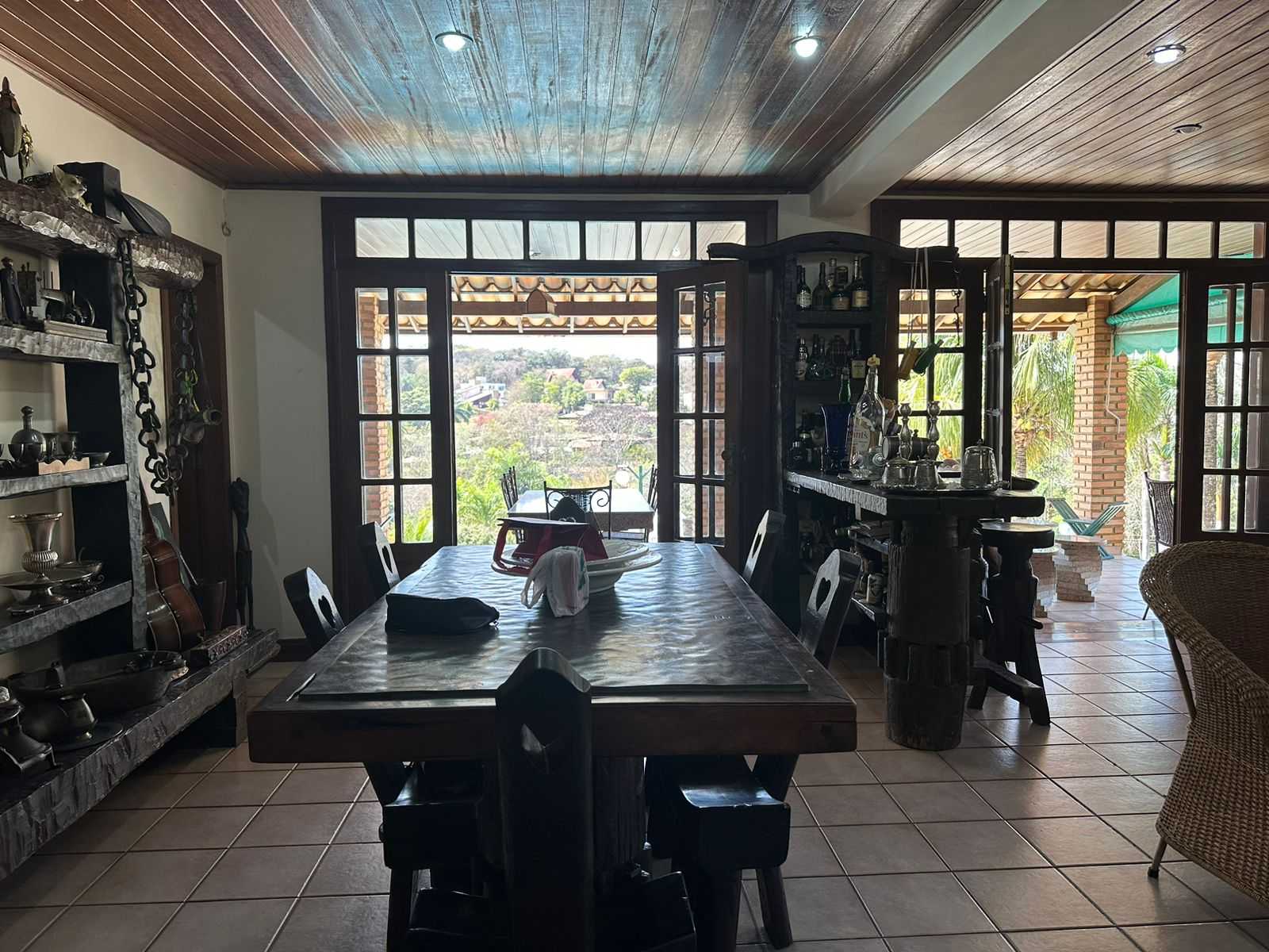 Casa à venda com 4 quartos, 250m² - Foto 4