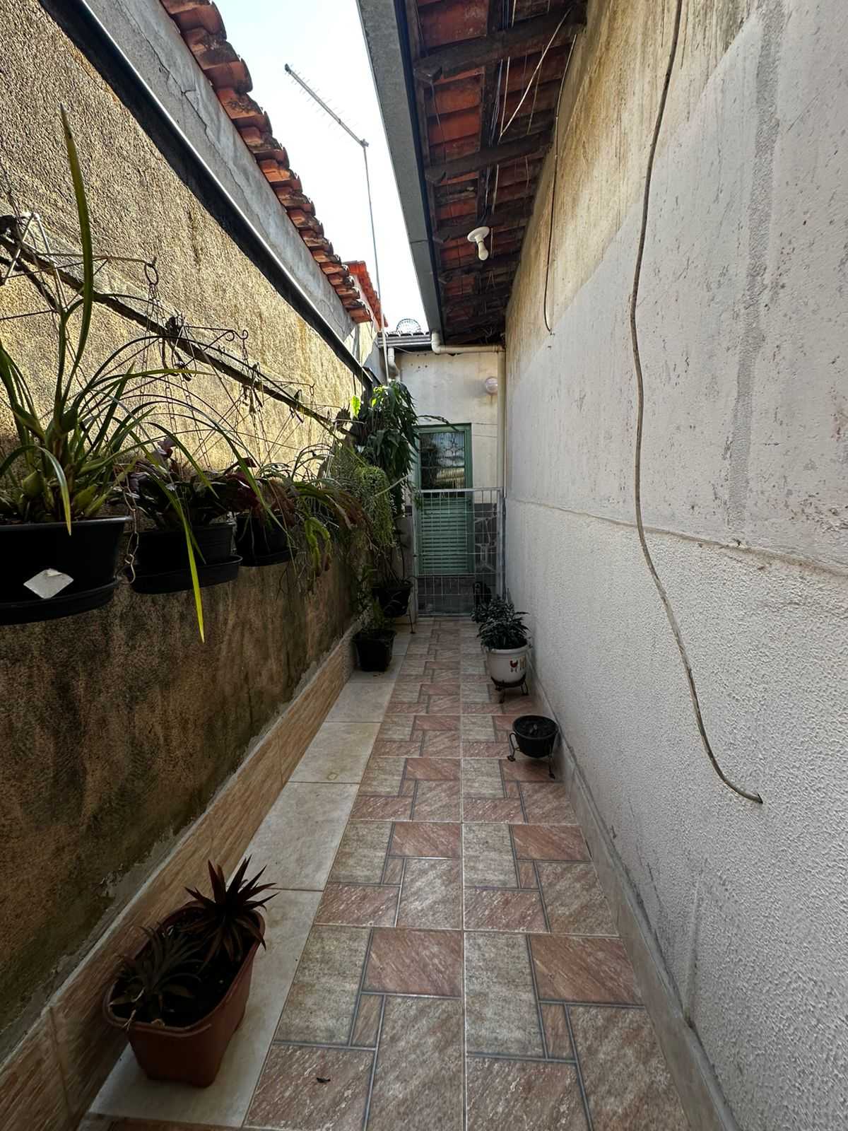 Casa à venda com 3 quartos, 150m² - Foto 2