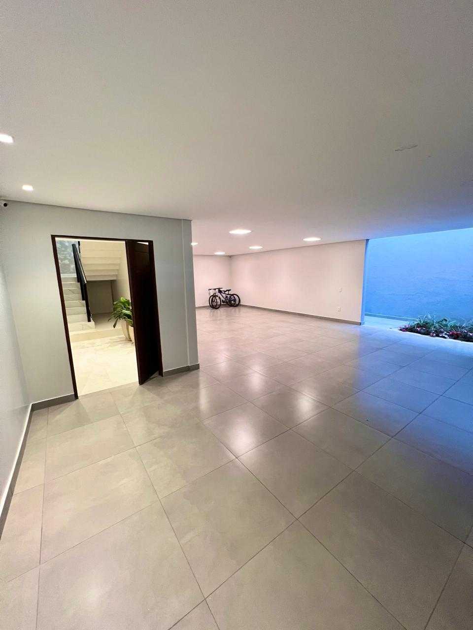 Casa para alugar com 3 quartos, 250m² - Foto 2