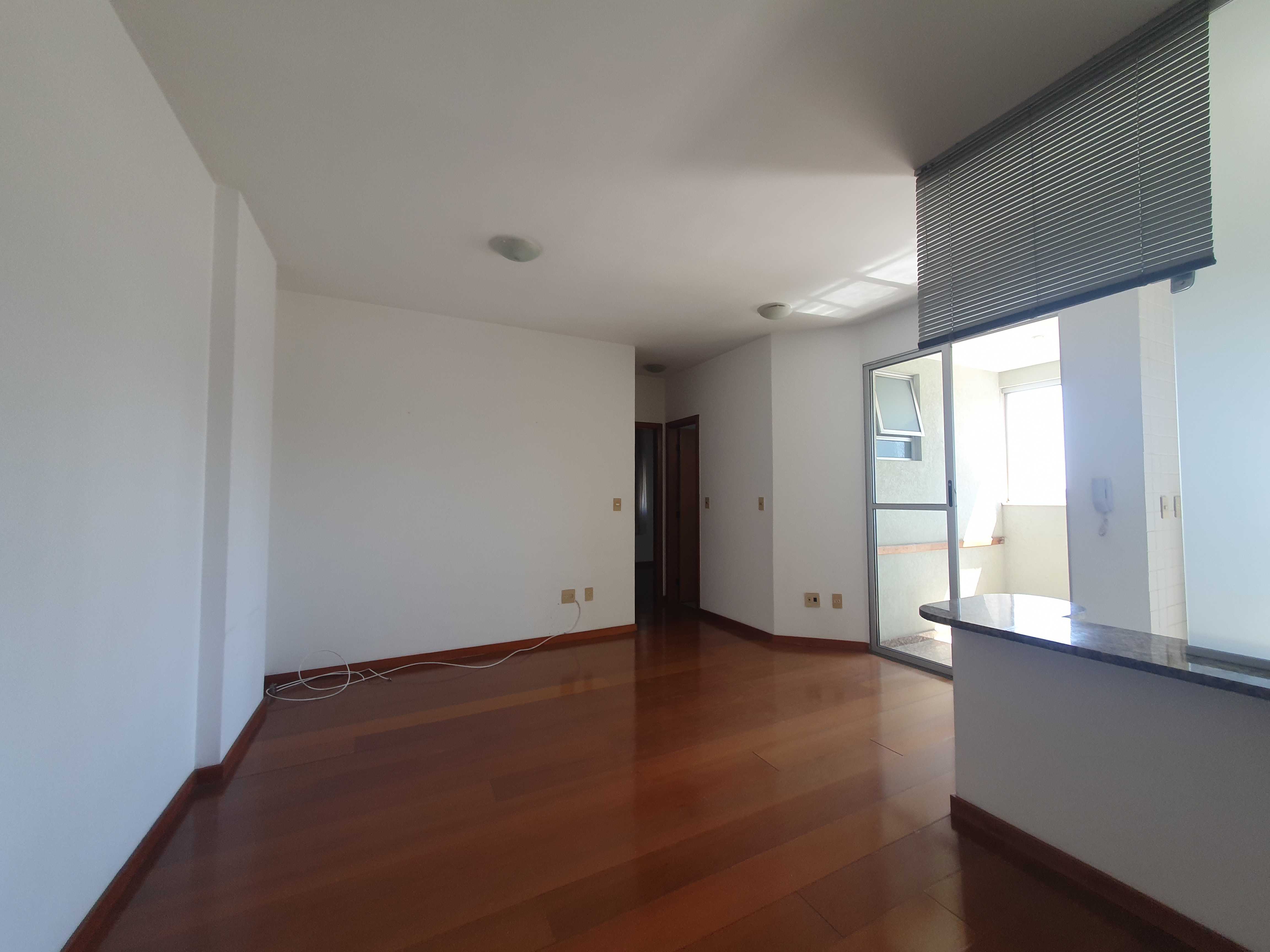 Apartamento à venda com 2 quartos, 68m² - Foto 2