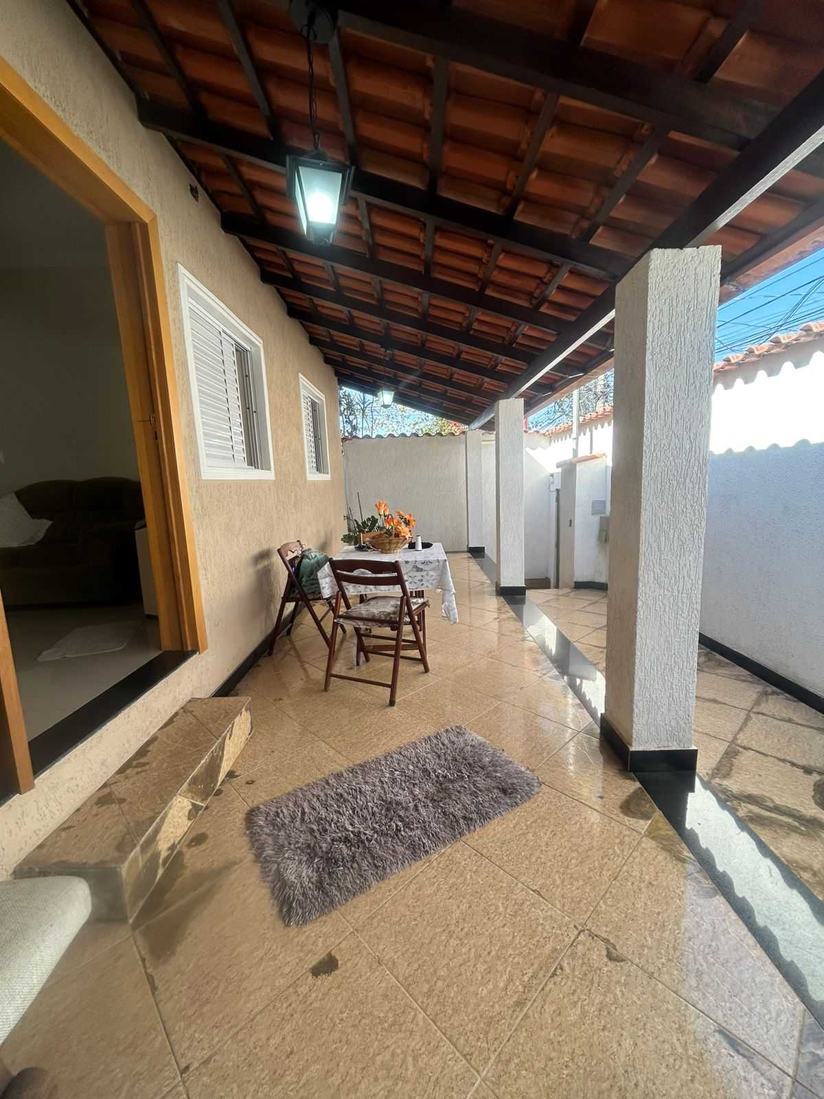 Casa à venda com 2 quartos, 80m² - Foto 3