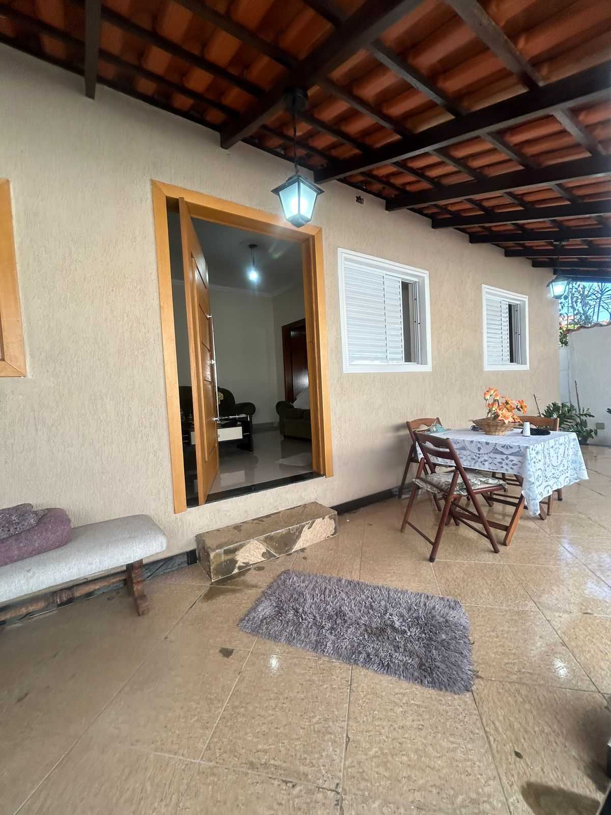 Casa à venda com 2 quartos, 80m² - Foto 2