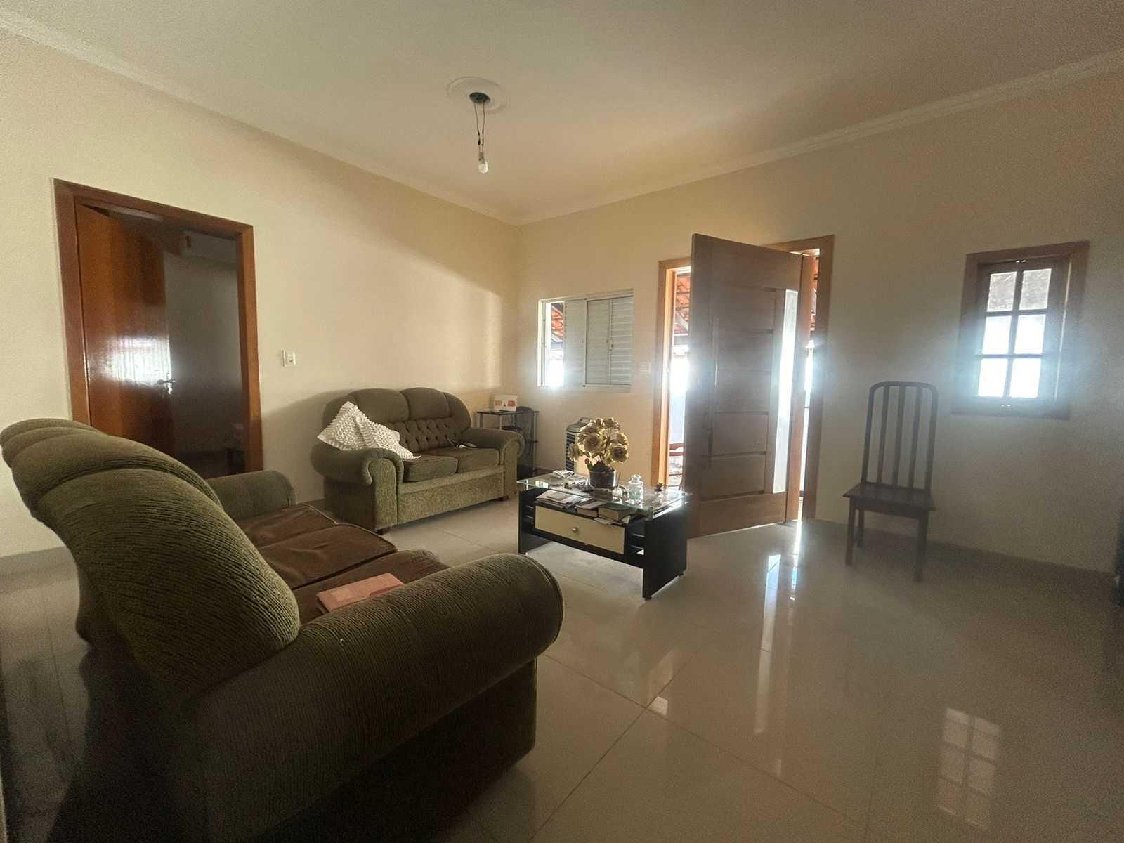 Casa à venda com 2 quartos, 80m² - Foto 1