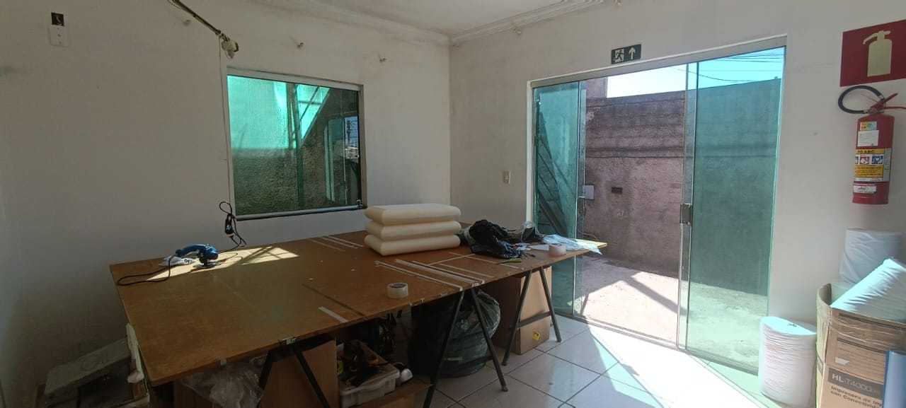 Casa à venda com 3 quartos, 180m² - Foto 4