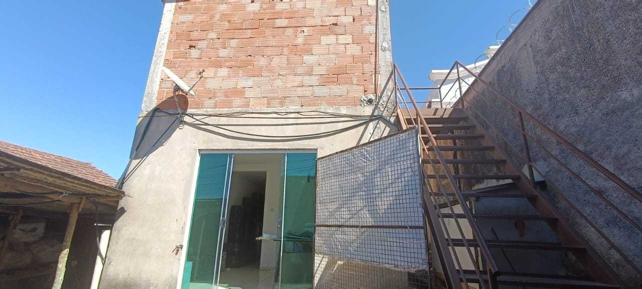 Casa à venda com 3 quartos, 180m² - Foto 1