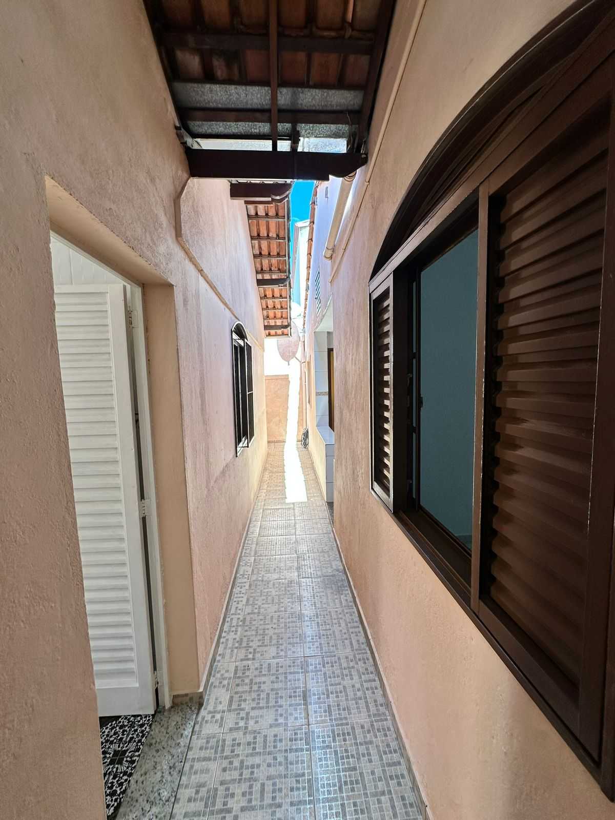 Casa à venda com 3 quartos, 220m² - Foto 17