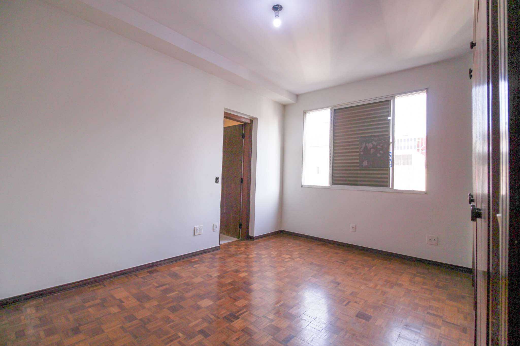 Apartamento à venda com 4 quartos, 190m² - Foto 1