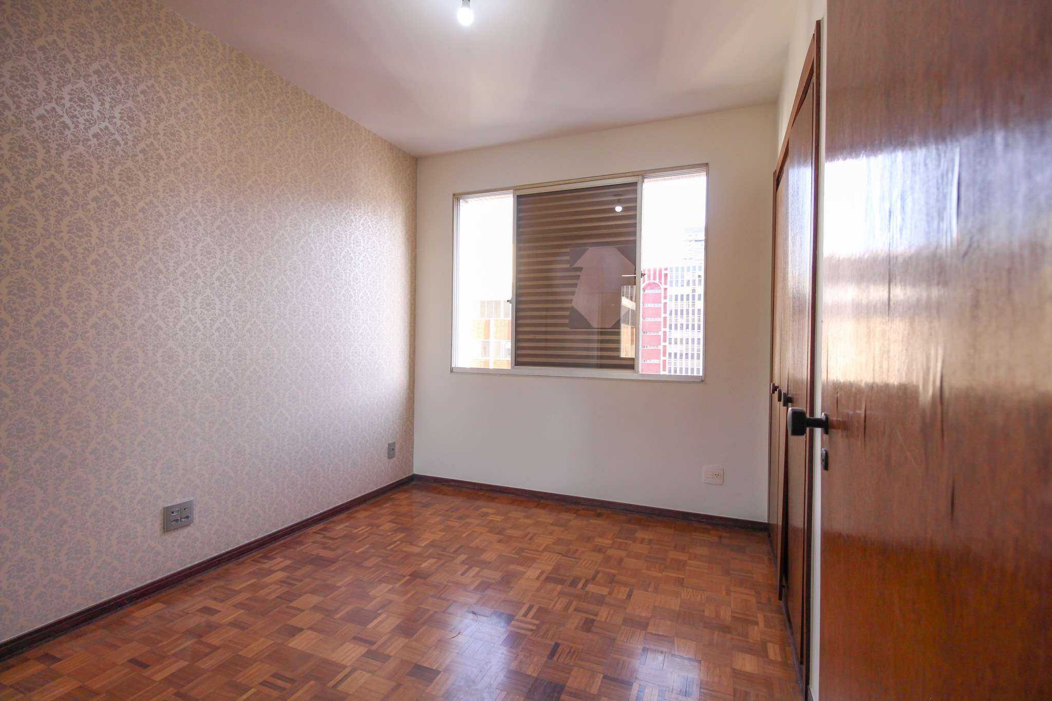 Apartamento à venda com 4 quartos, 190m² - Foto 11