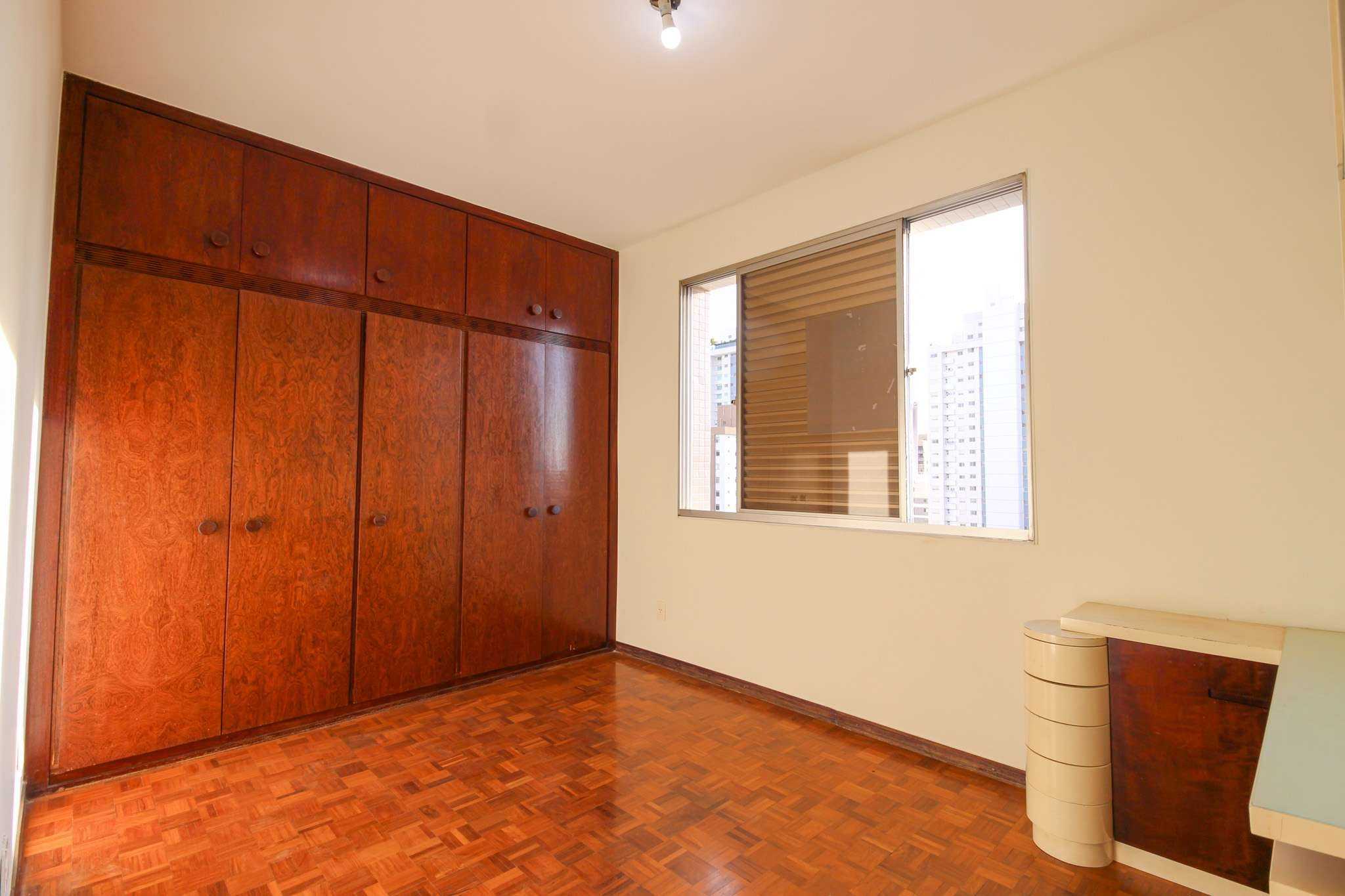 Apartamento à venda com 4 quartos, 190m² - Foto 7