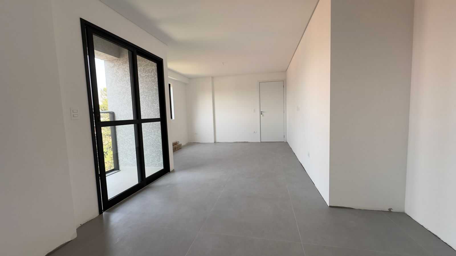 Apartamento à venda com 3 quartos, 87m² - Foto 2