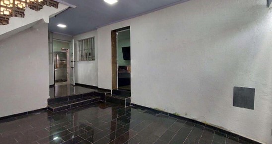 Casa à venda com 12 quartos, 300m² - Foto 2